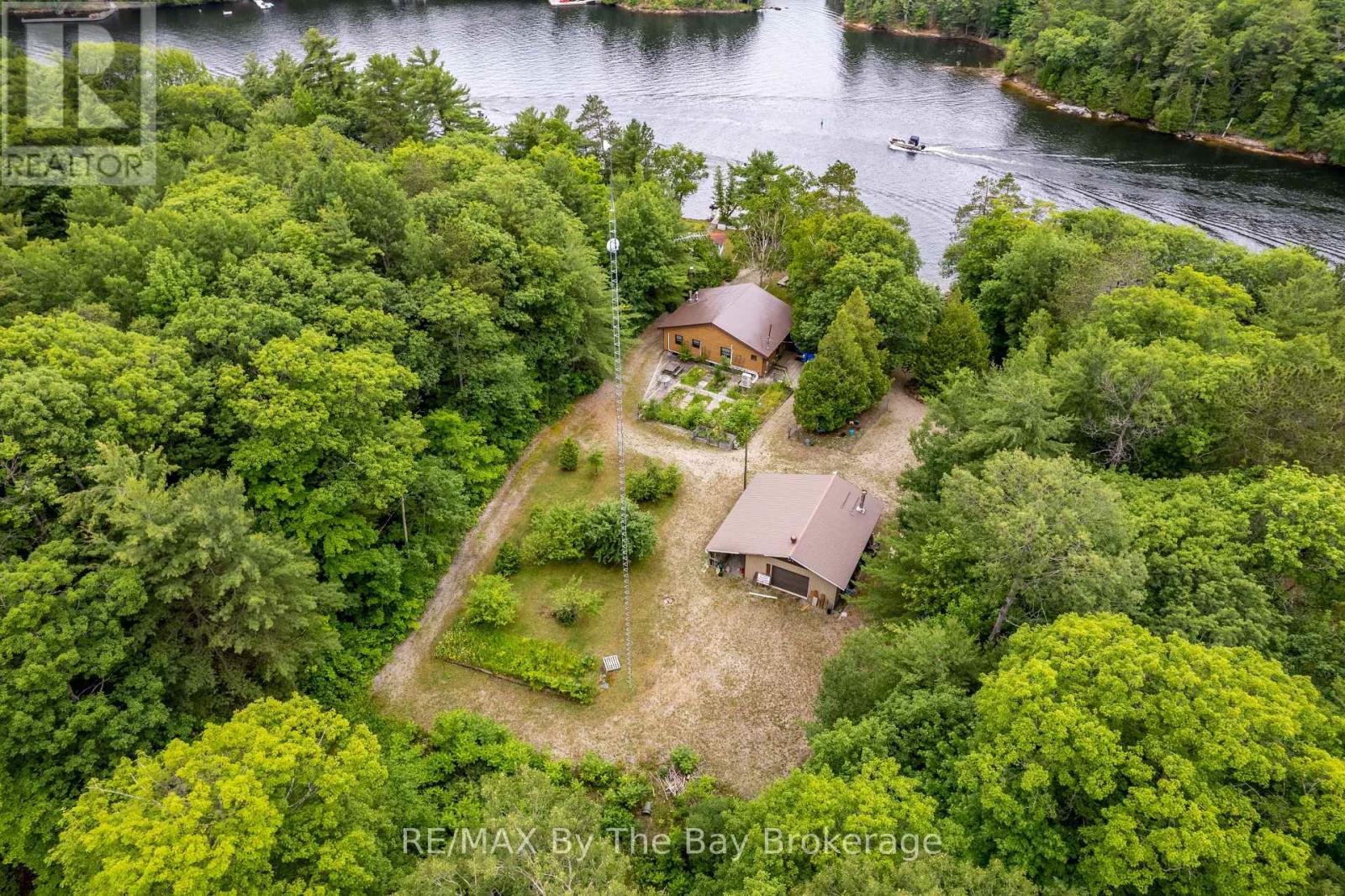 4018 ISLAND 980 / DEER ISLAND - 22