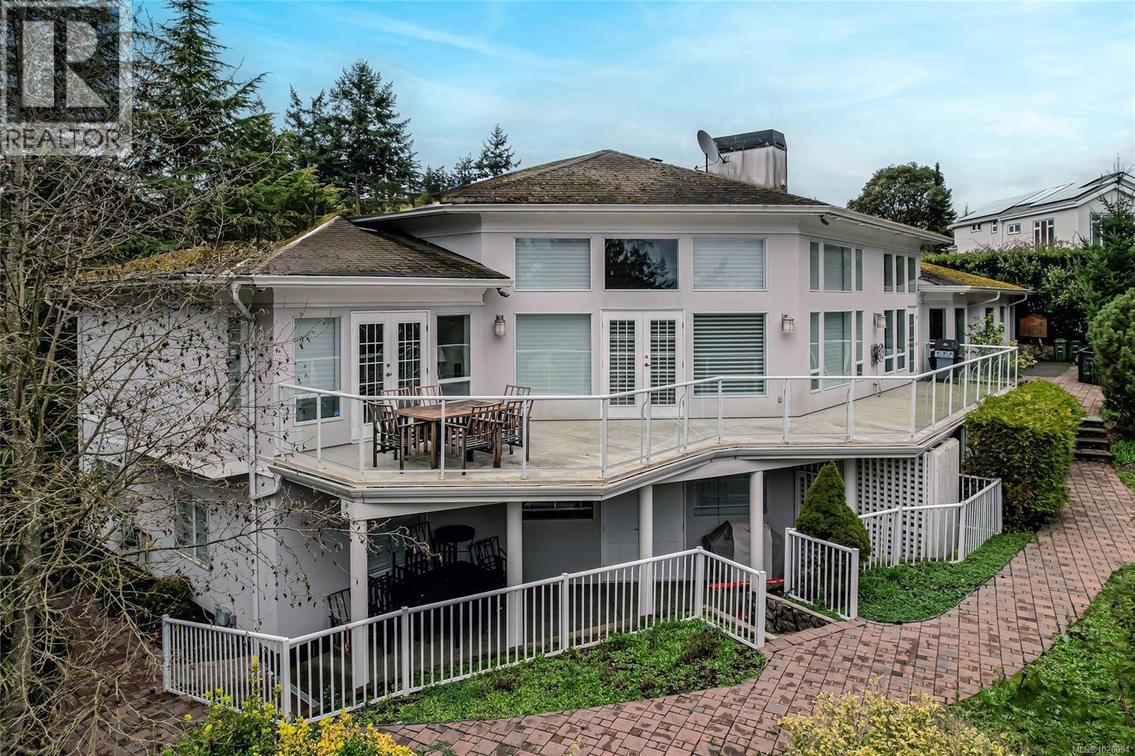  1934 San Juan Avenue, Saanich