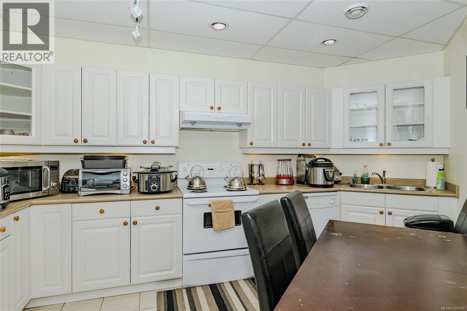  1934 San Juan Avenue, Saanich