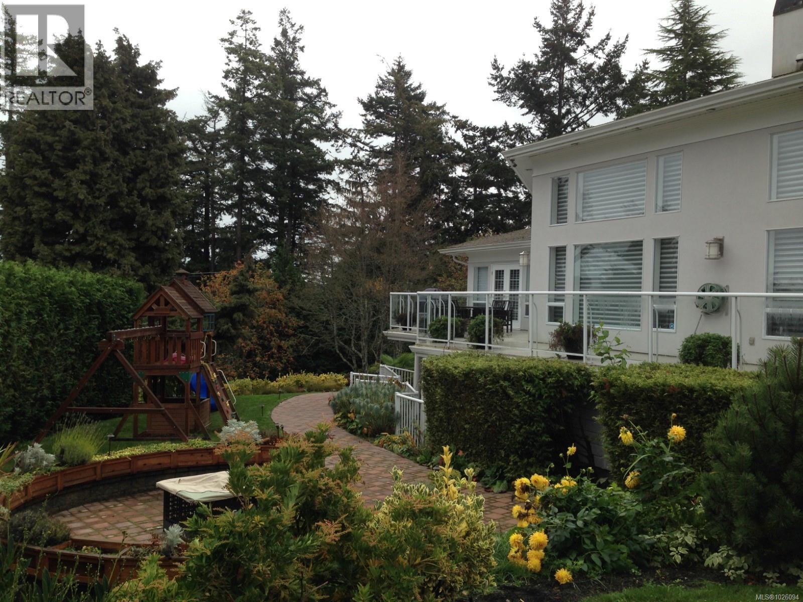  1934 San Juan Avenue, Saanich