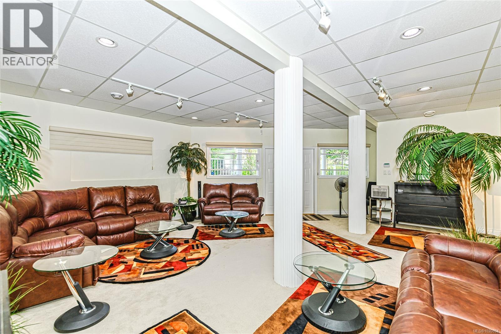  1934 San Juan Avenue, Saanich