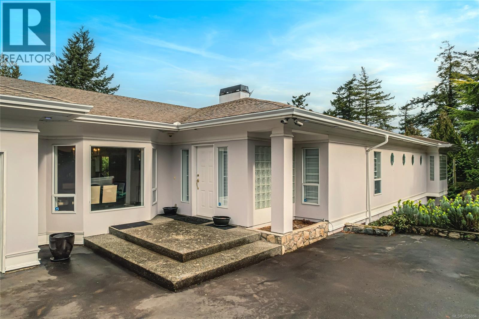  1934 San Juan Avenue, Saanich
