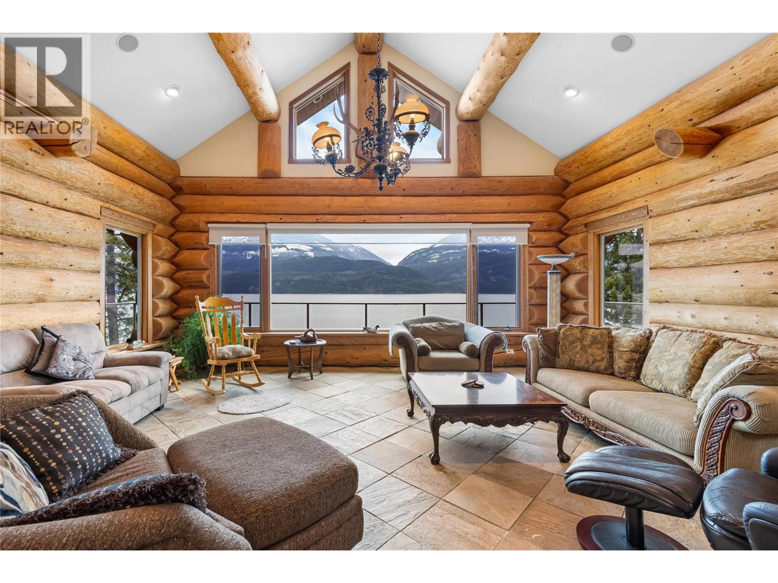 129 Boulder Beach Road, Kootenay Bay