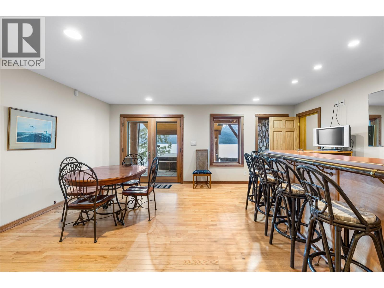 129 Boulder Beach Road, Kootenay Bay