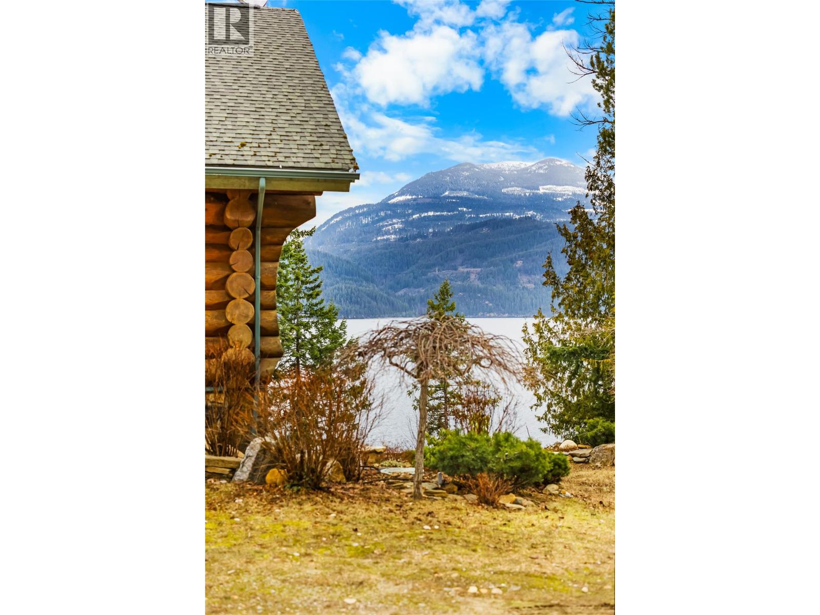 129 Boulder Beach Road, Kootenay Bay