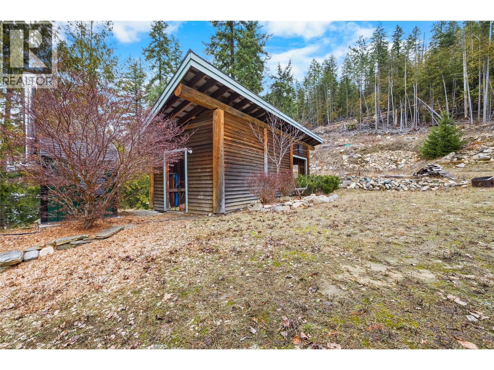 129 Boulder Beach Road, Kootenay Bay