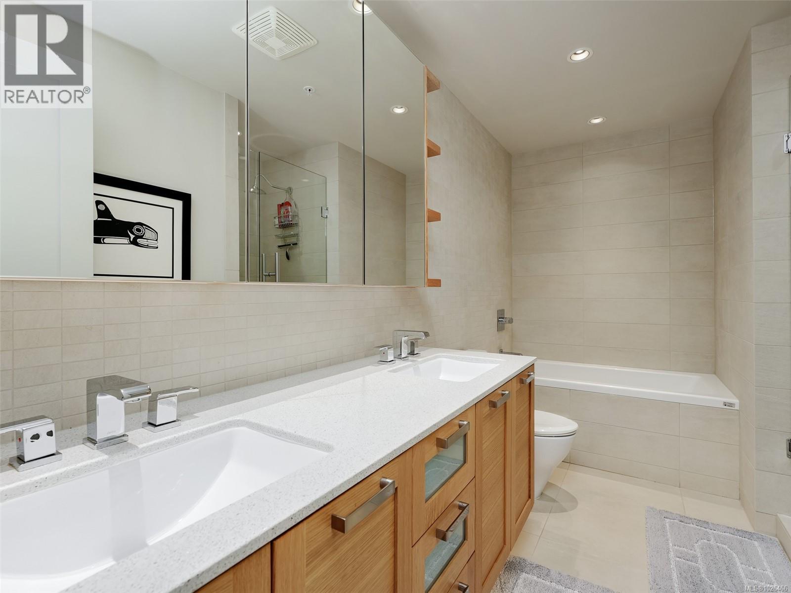 317 365 Waterfront Crescent, Victoria