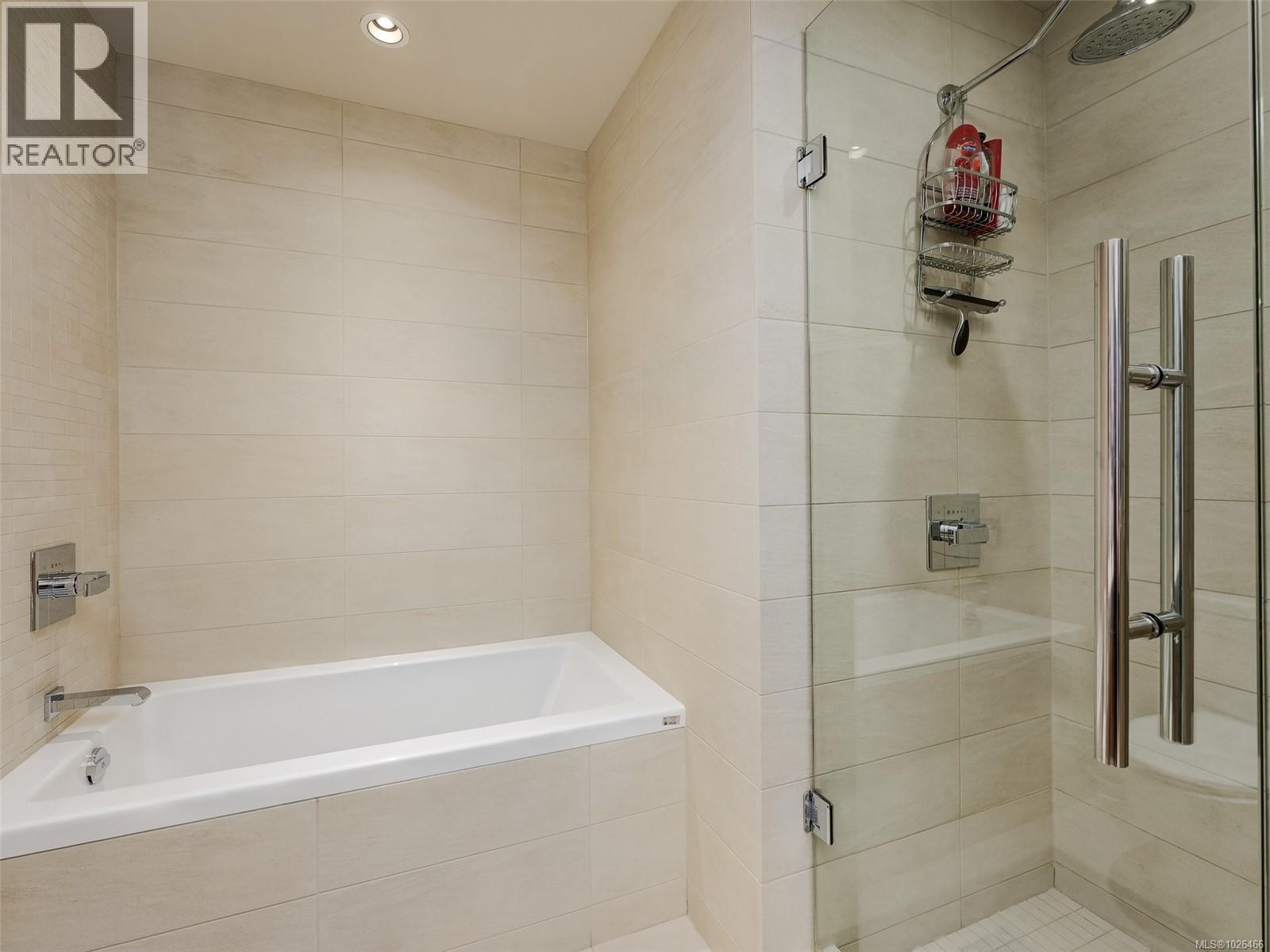 317 365 Waterfront Crescent, Victoria