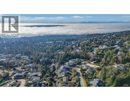 1318 Crestwell Road, West Vancouver, BC V7S2P2 Photo 9