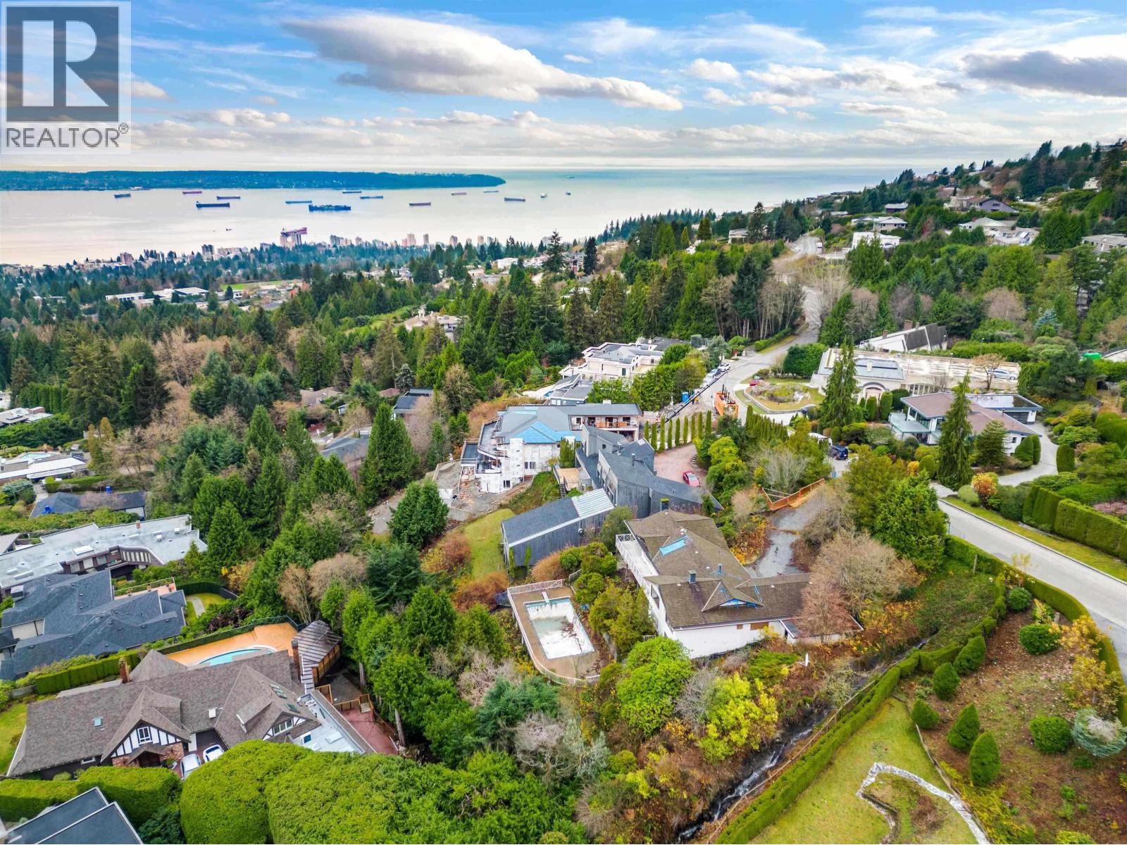 1318 CRESTWELL ROAD, West Vancouver