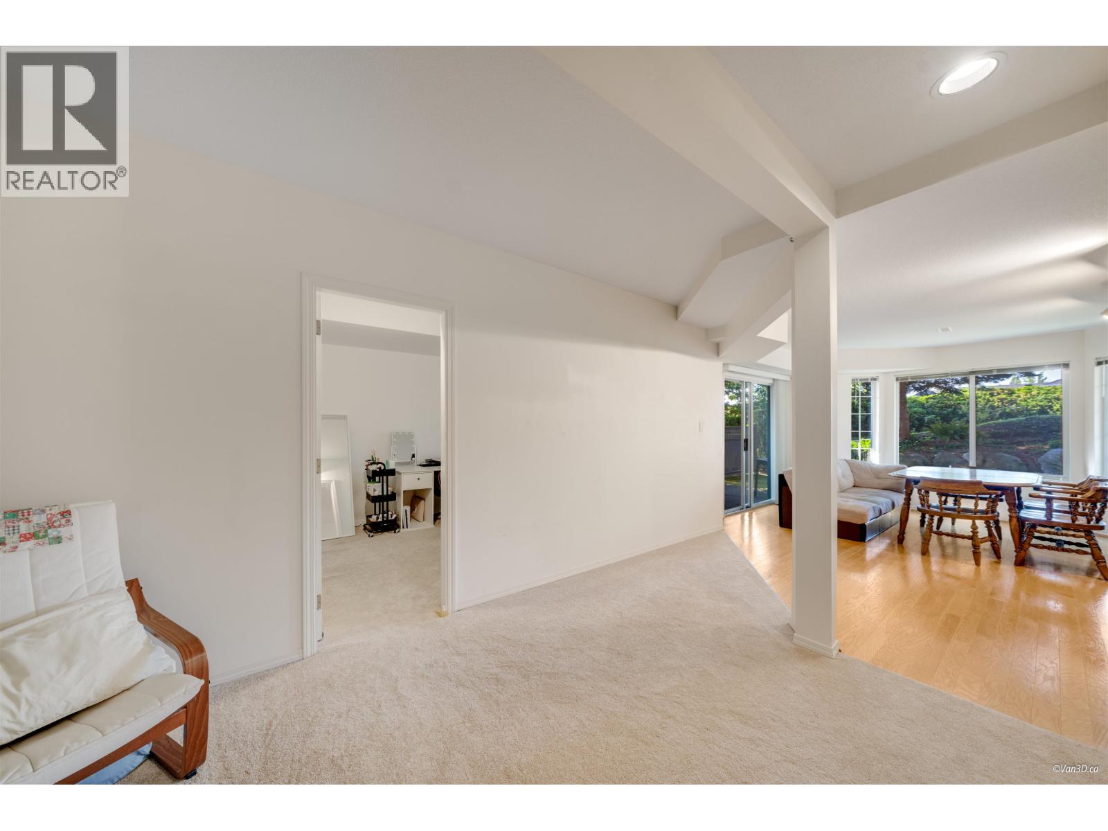 136 1685 PINETREE WAY, Coquitlam