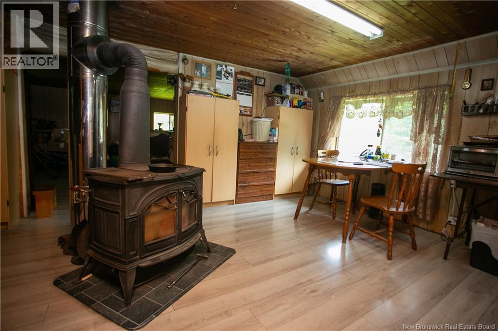 327 Maple Grove Road - 11