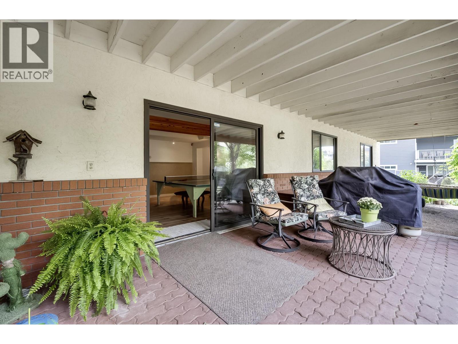 1590 Willow Crescent - 39