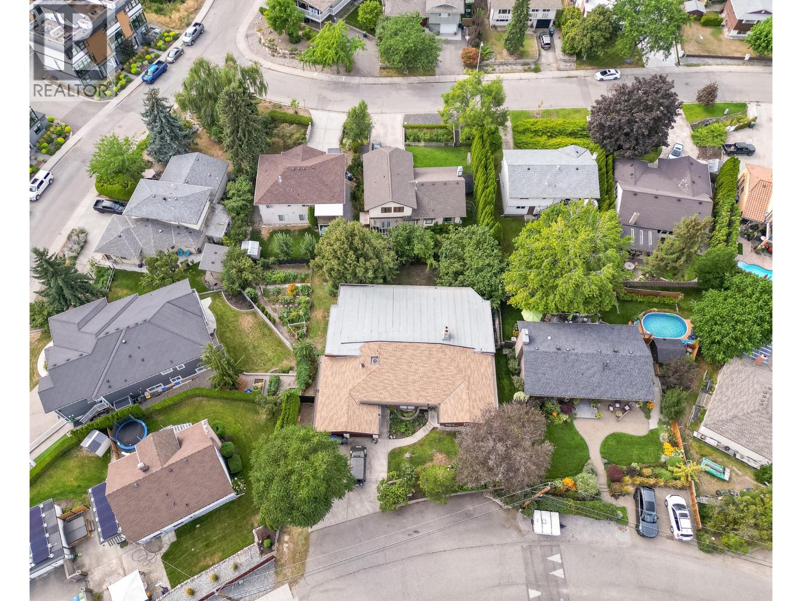 1590 Willow Crescent - 47