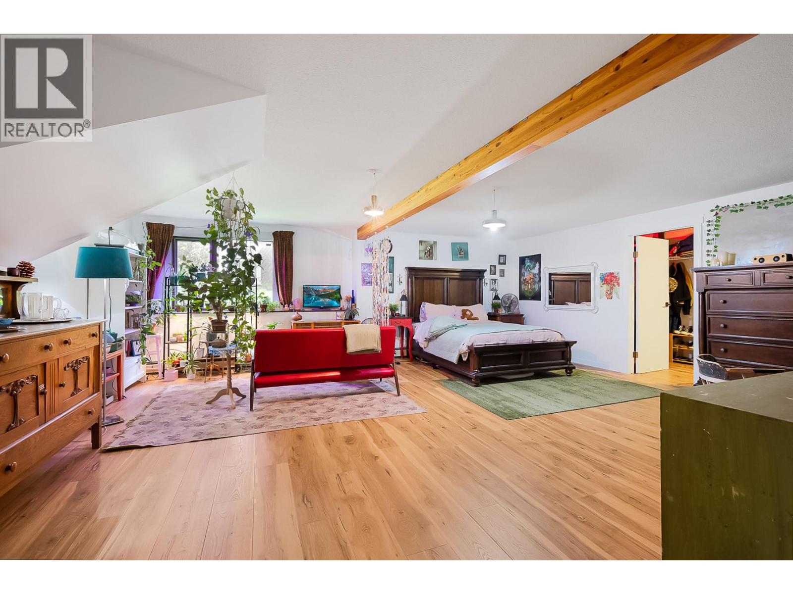 1590 Willow Crescent - 26
