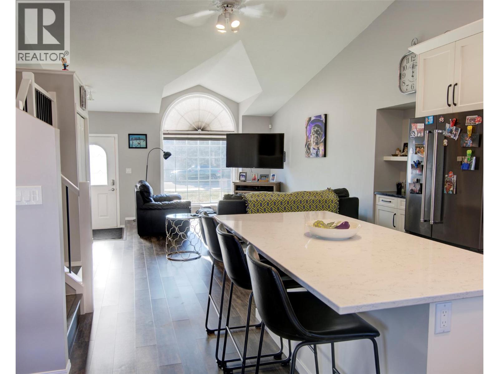 2312 Hunter Avenue, Armstrong