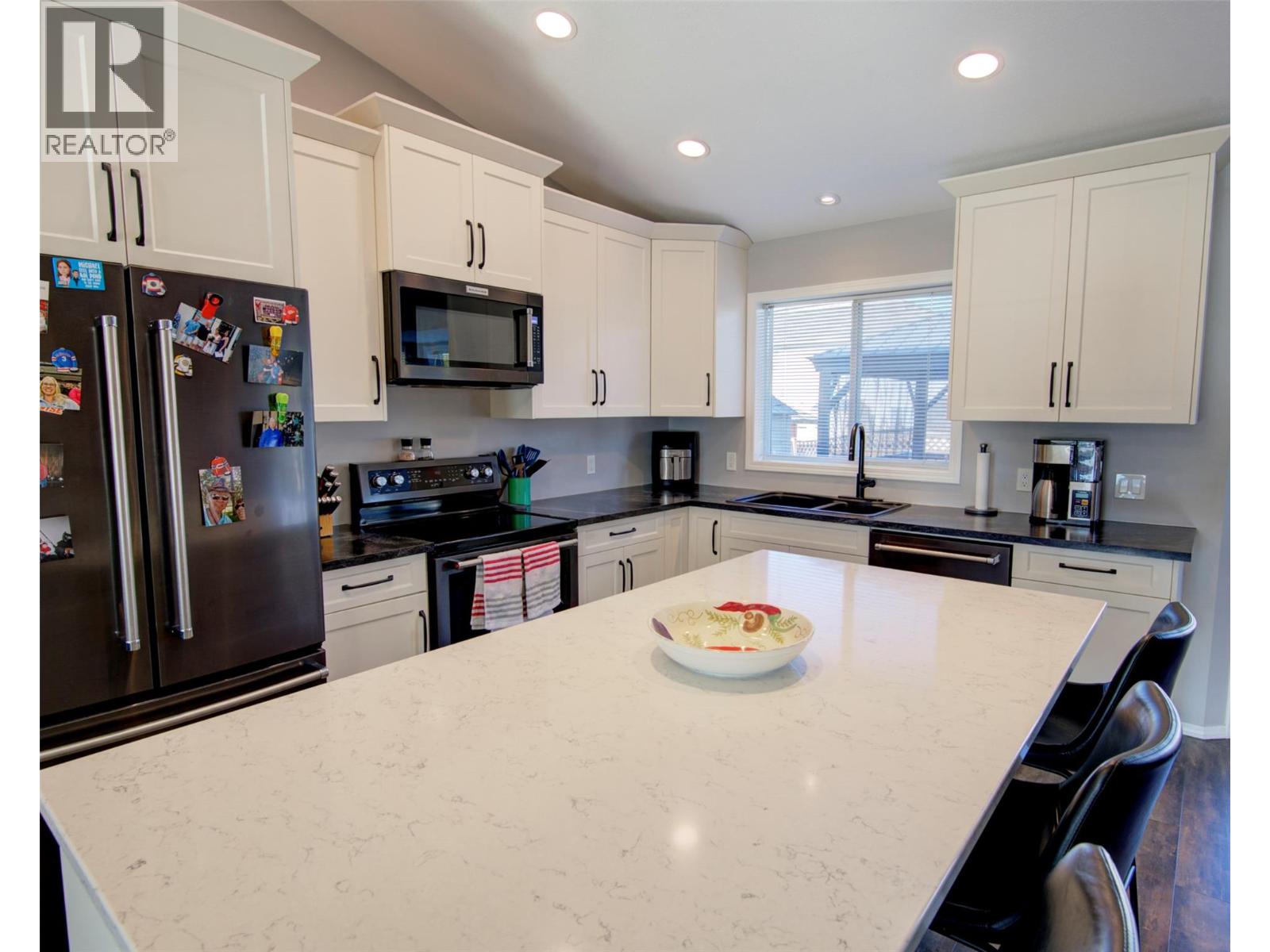 2312 Hunter Avenue, Armstrong