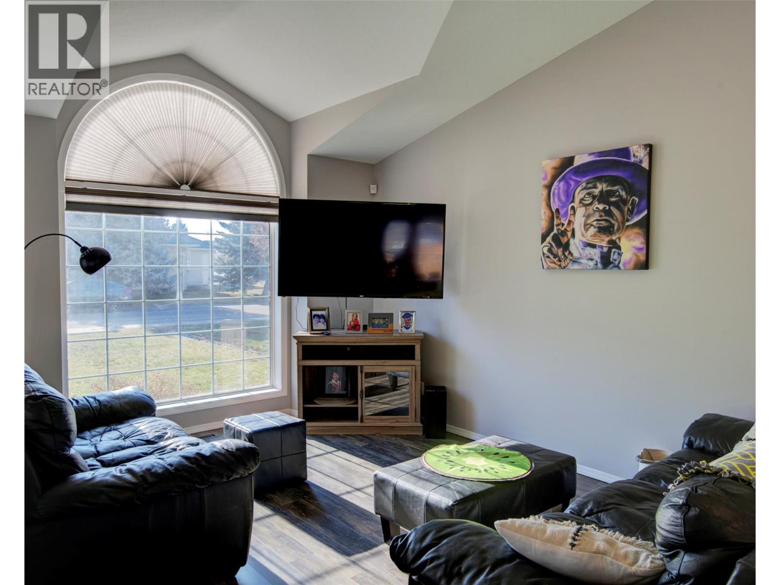 2312 Hunter Avenue, Armstrong