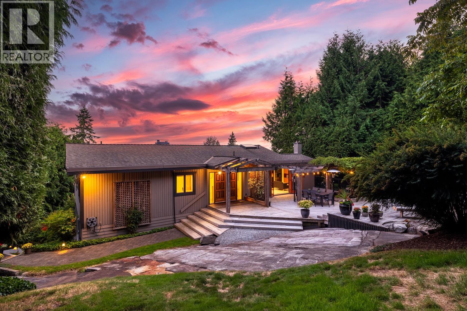 4615 WOODGREEN DRIVE, West Vancouver