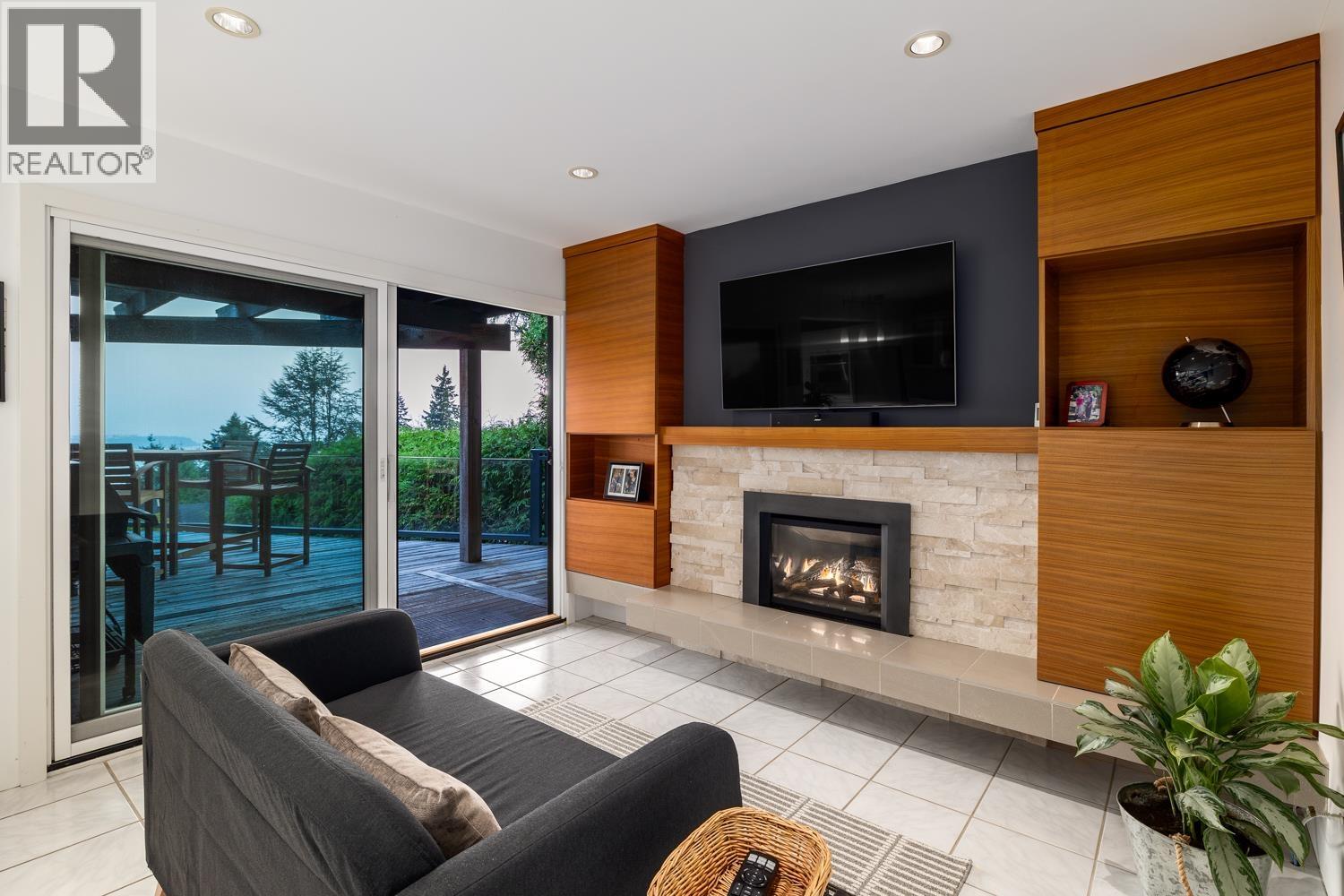 4615 WOODGREEN DRIVE, West Vancouver