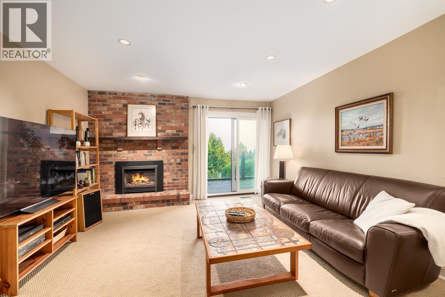 4615 WOODGREEN DRIVE, West Vancouver