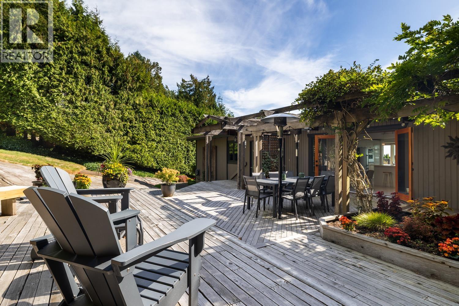 4615 WOODGREEN DRIVE, West Vancouver
