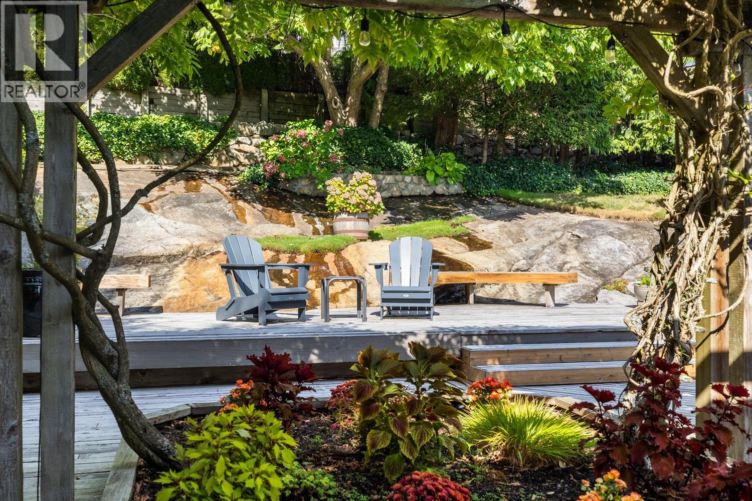 4615 WOODGREEN DRIVE, West Vancouver