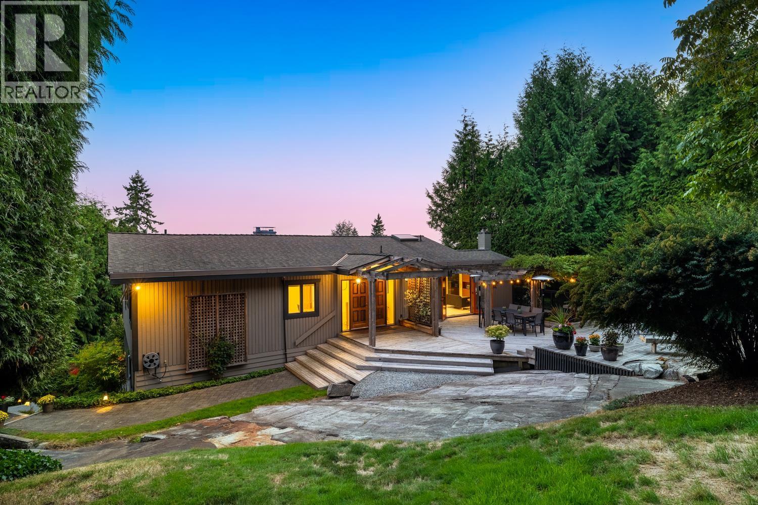 4615 WOODGREEN DRIVE, West Vancouver