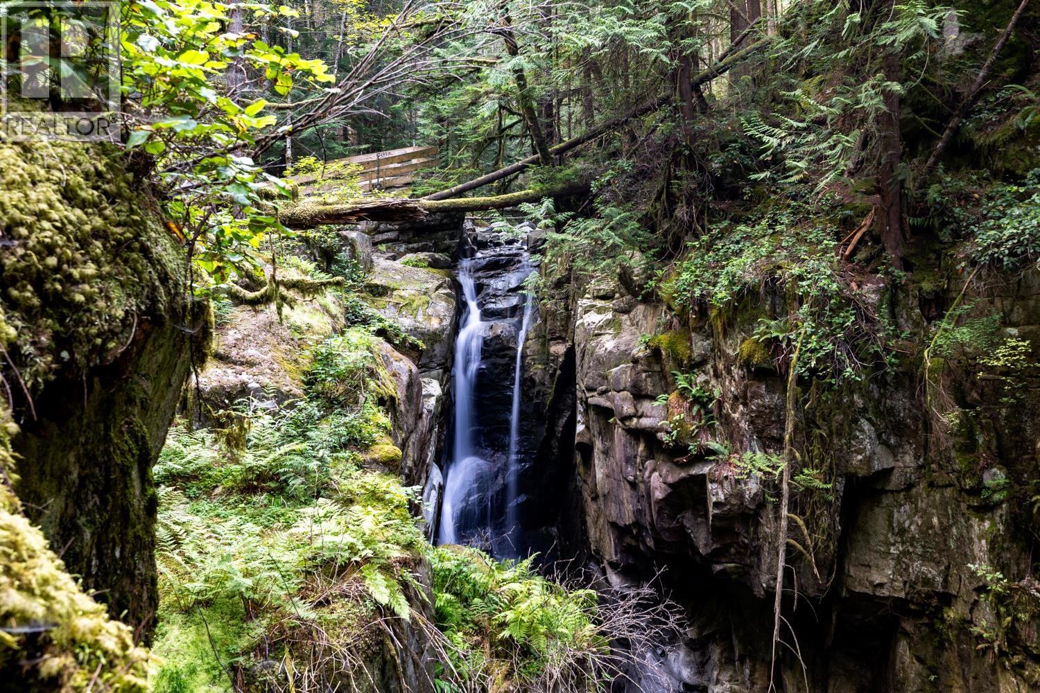 4615 WOODGREEN DRIVE, West Vancouver