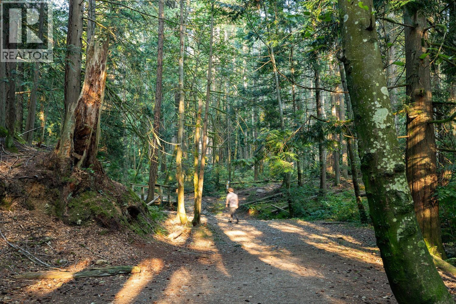 4615 WOODGREEN DRIVE, West Vancouver