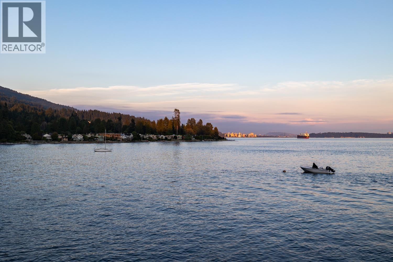 4615 WOODGREEN DRIVE, West Vancouver