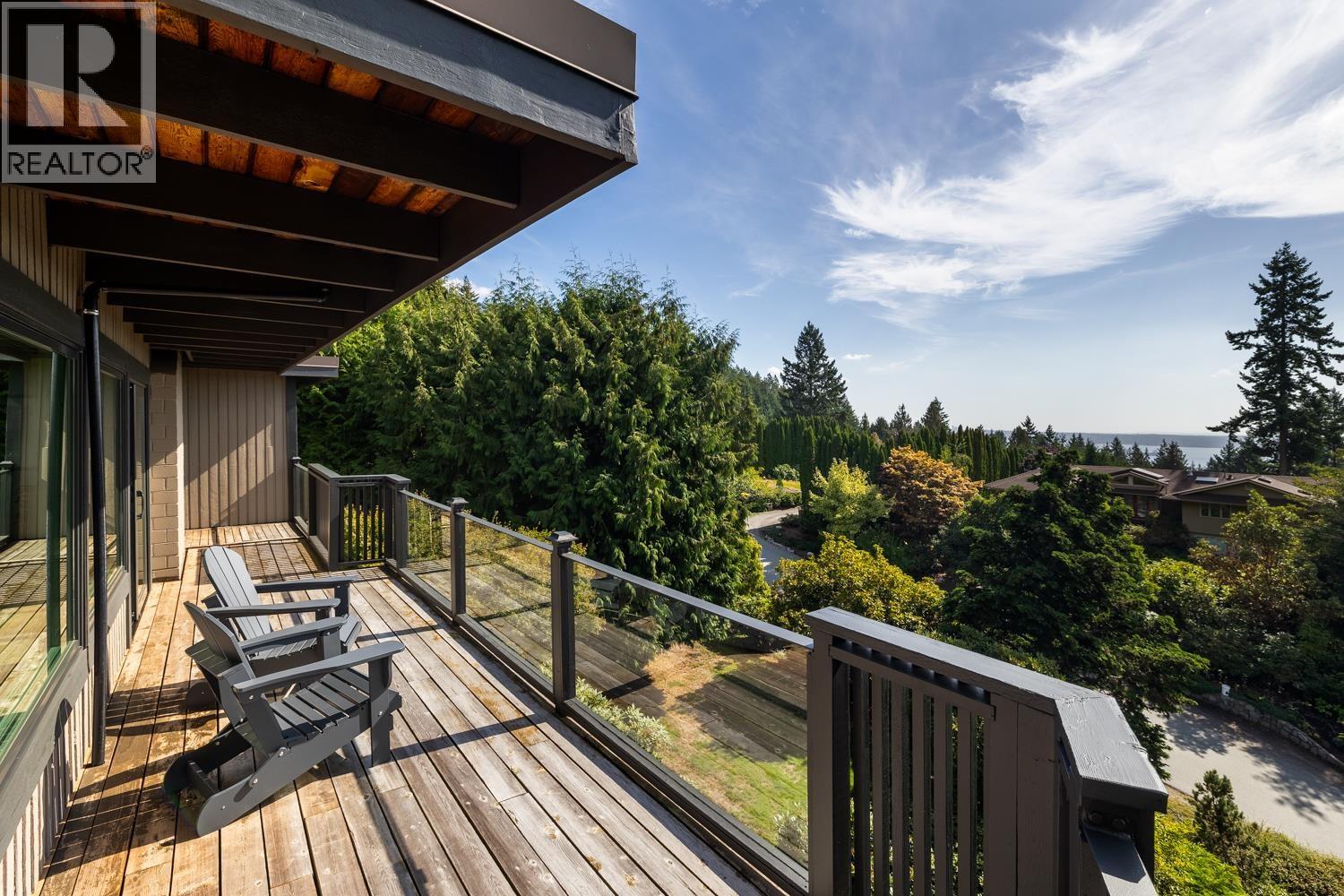 4615 WOODGREEN DRIVE, West Vancouver