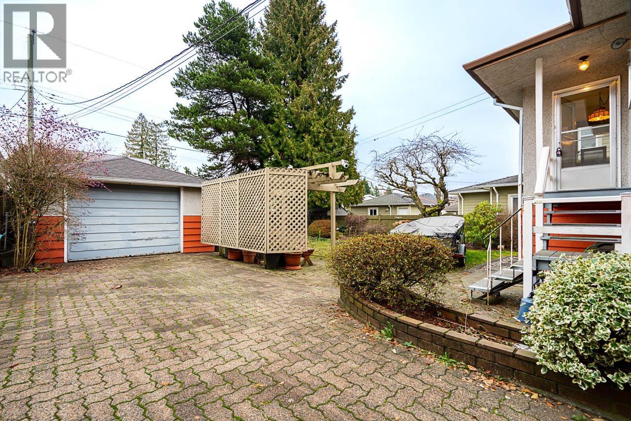 6779 ELWELL STREET, Burnaby