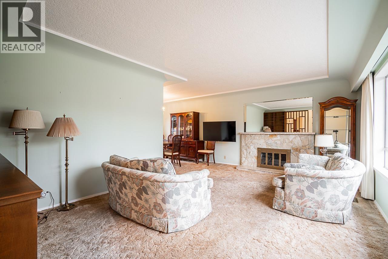 6779 ELWELL STREET, Burnaby