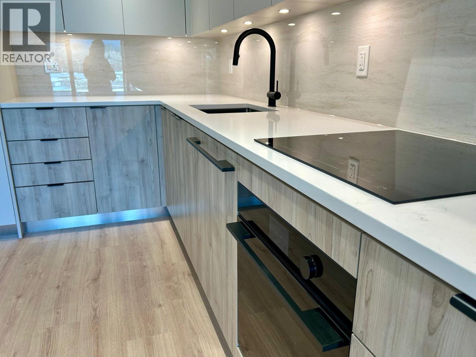 510 755 HARBOURSIDE DRIVE, North Vancouver