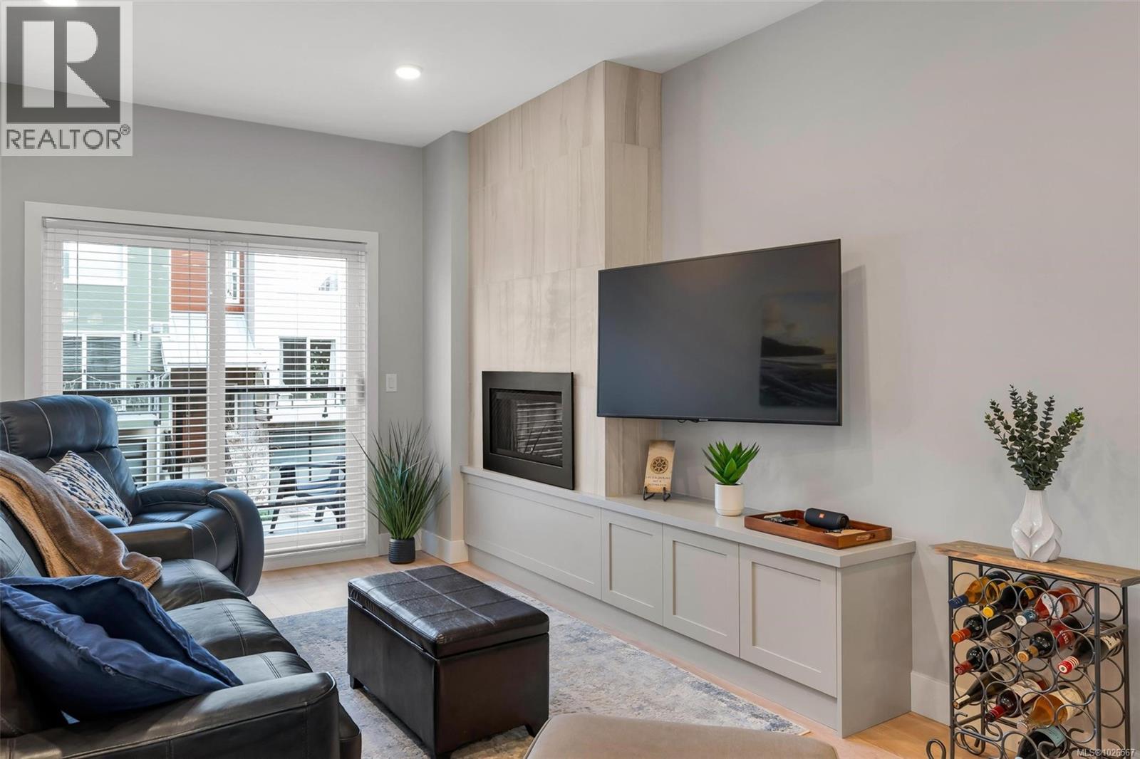 13 4355 Viewmont Avenue, Saanich