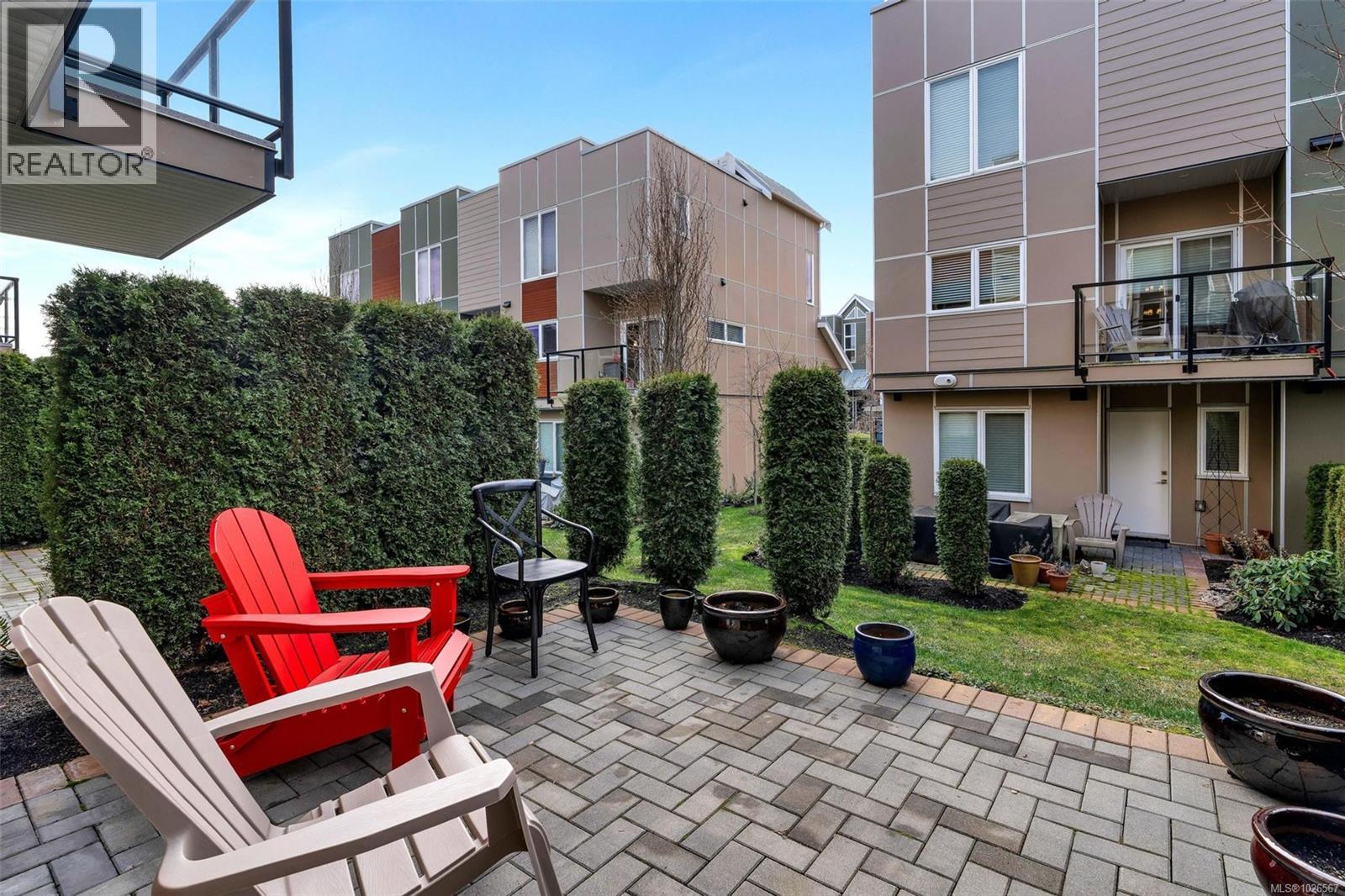 13 4355 Viewmont Avenue, Saanich