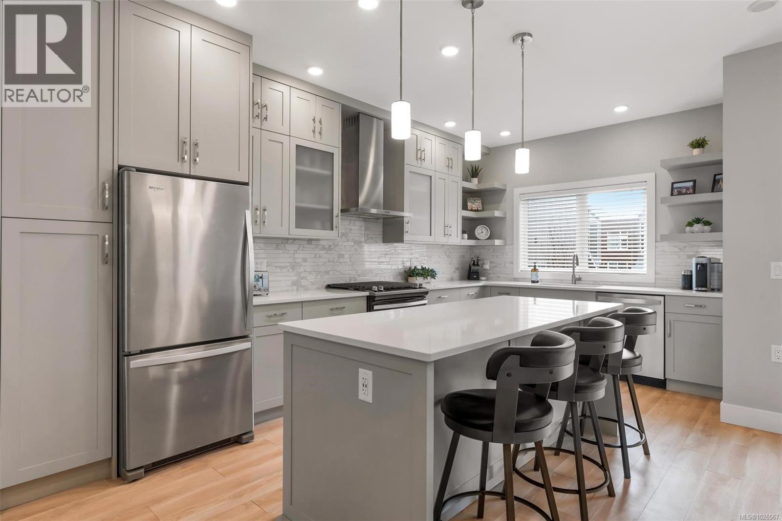 13 4355 Viewmont Avenue, Saanich