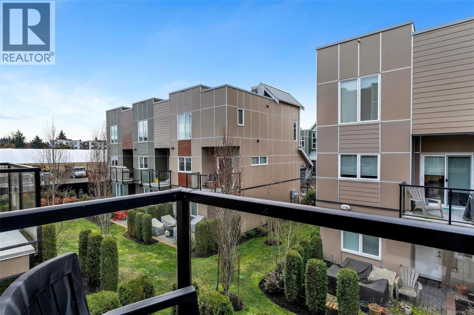 13 4355 Viewmont Avenue, Saanich