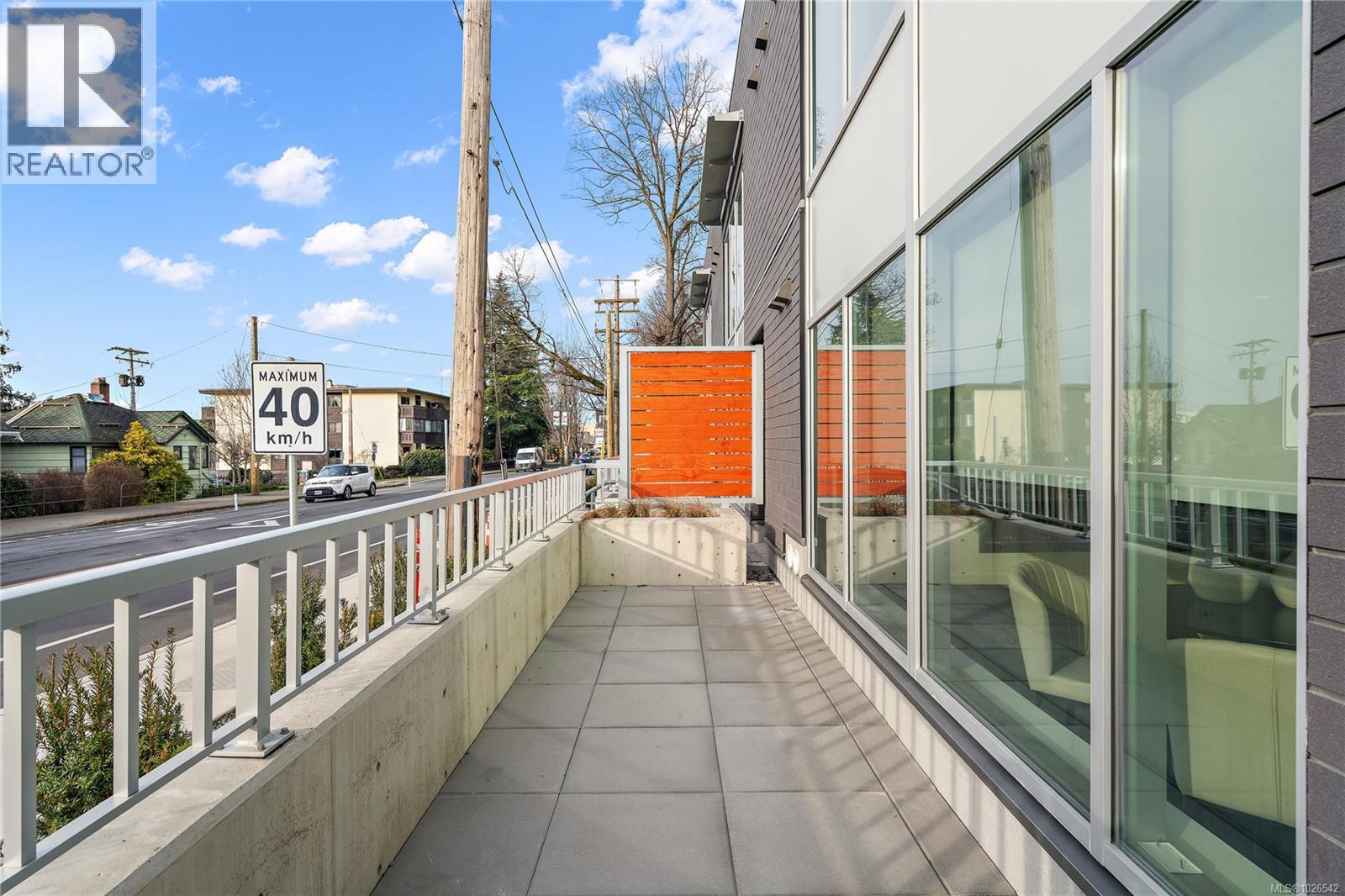 TH5 1102 Esquimalt Road, Esquimalt