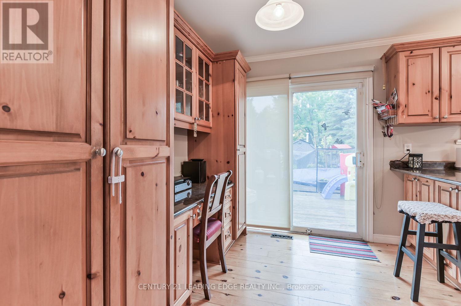 21 JONATHAN STREET - 18