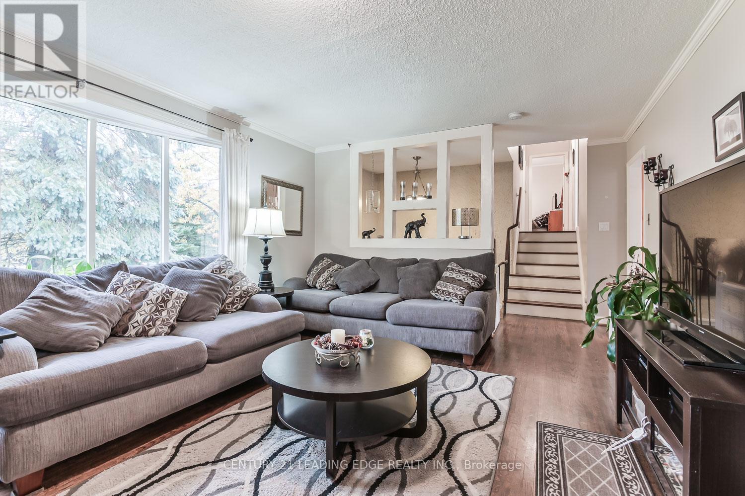 21 JONATHAN STREET - 7