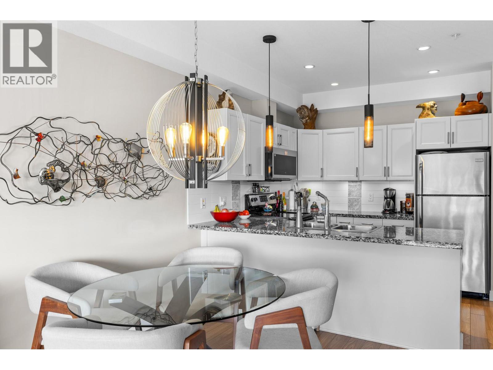 #408 3220 SKYVIEW LANE - 11