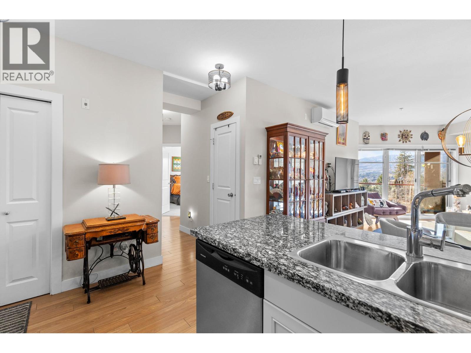 #408 3220 SKYVIEW LANE - 5