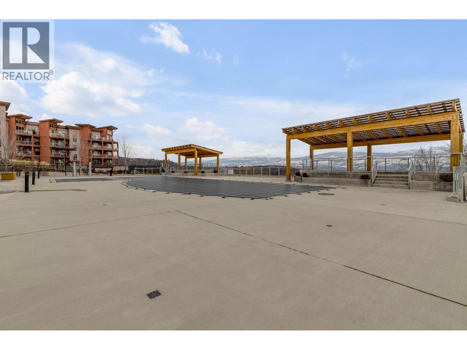 #408 3220 SKYVIEW LANE - 40