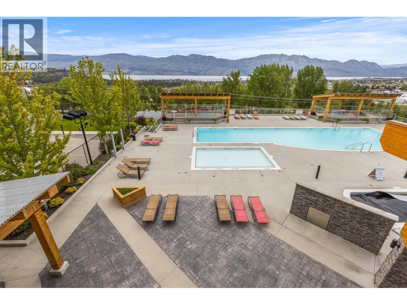 #408 3220 SKYVIEW LANE - 34