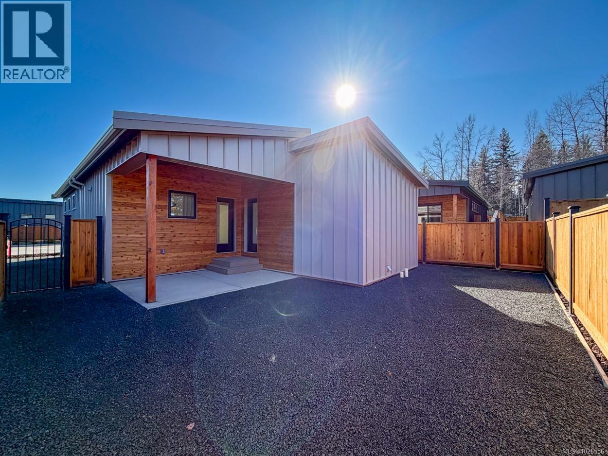 #3 3025 Royston Rd - 3