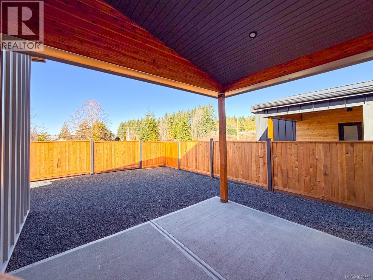 #3 3025 ROYSTON RD - 7