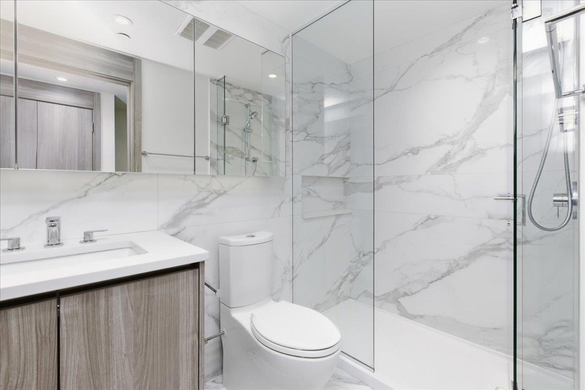 1610 9887 WHALLEY BOULEVARD, Surrey