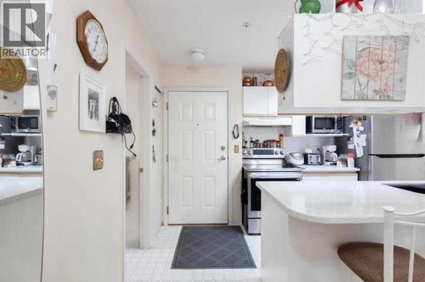 E307 40180 WILLOW CRESCENT, Squamish